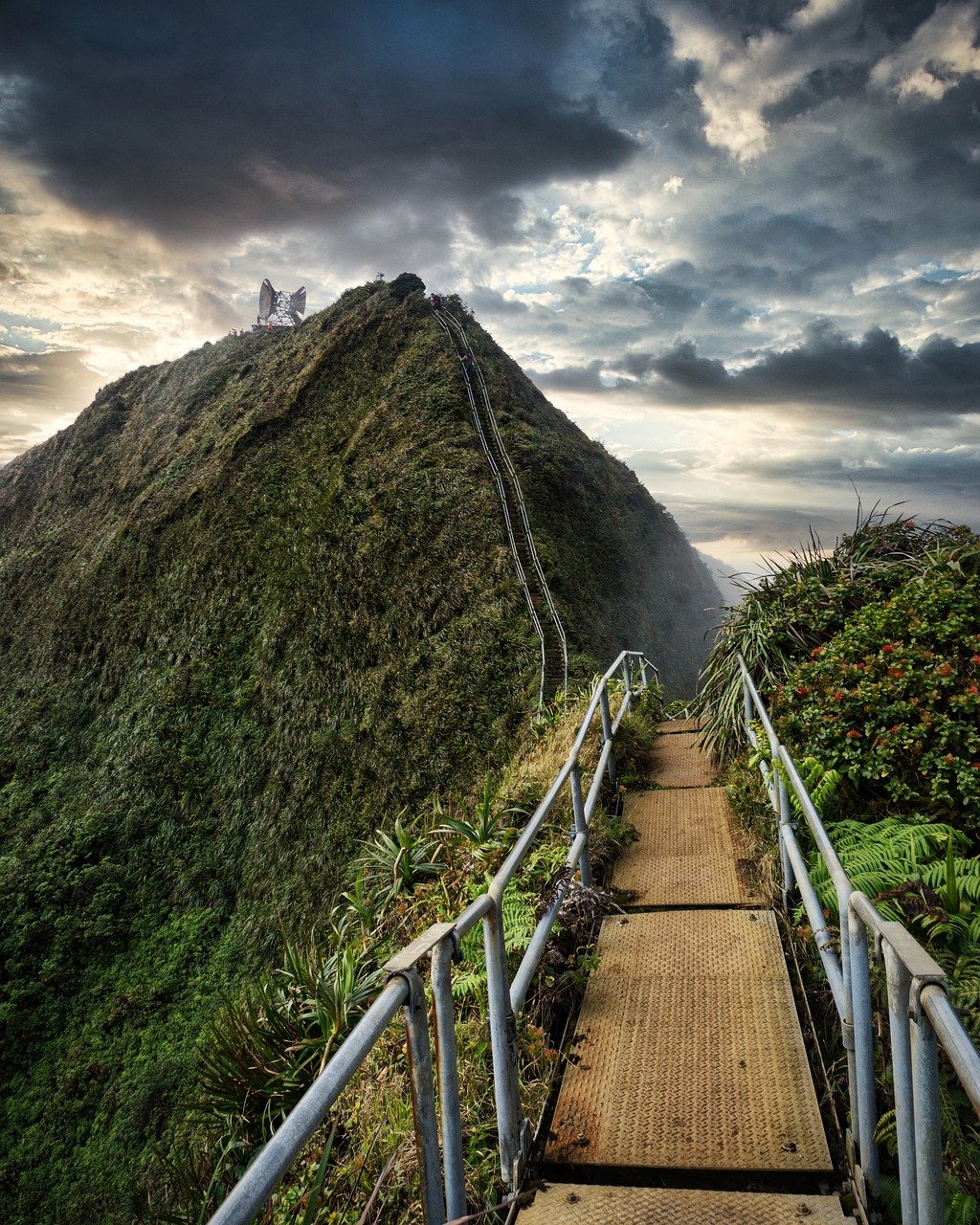 Stairway to Heaven Hike, Haiku Stairs, Hawaii Hike